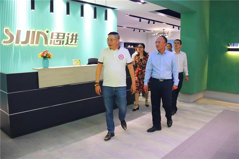 蒼梧縣委領(lǐng)導(dǎo)蒞臨